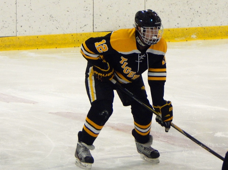 NA Ice Hockey Turns Away USC, 5-2 - North Allegheny Sports Network