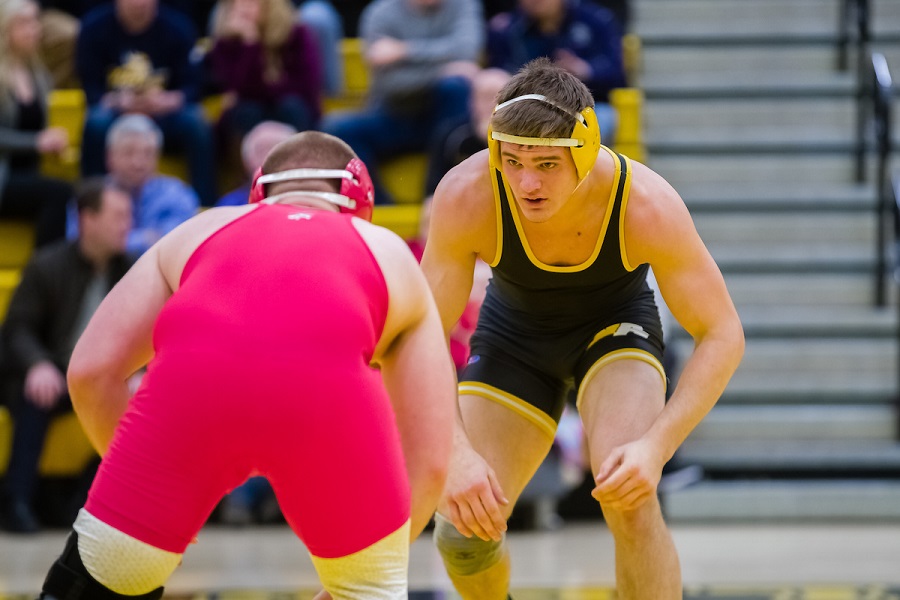 High school wrestling: Four from WPIAL advance to semifinals of