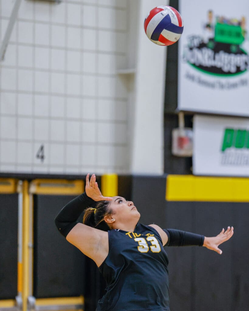 North Allegheny girls volleyball defeats Shaler 3 -1.