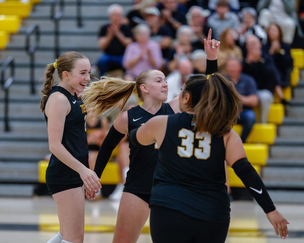 North Allegheny girls volleyball defeats Shaler 3 -1.