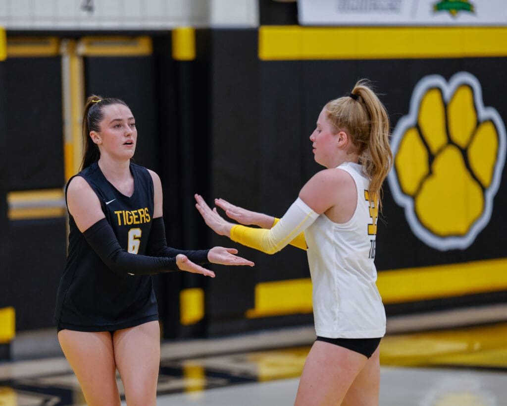North Allegheny girls volleyball defeats Shaler 3 -1.