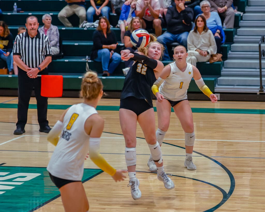North Allegheny girls volleyball defeats Pine-Richland 3 -1.
