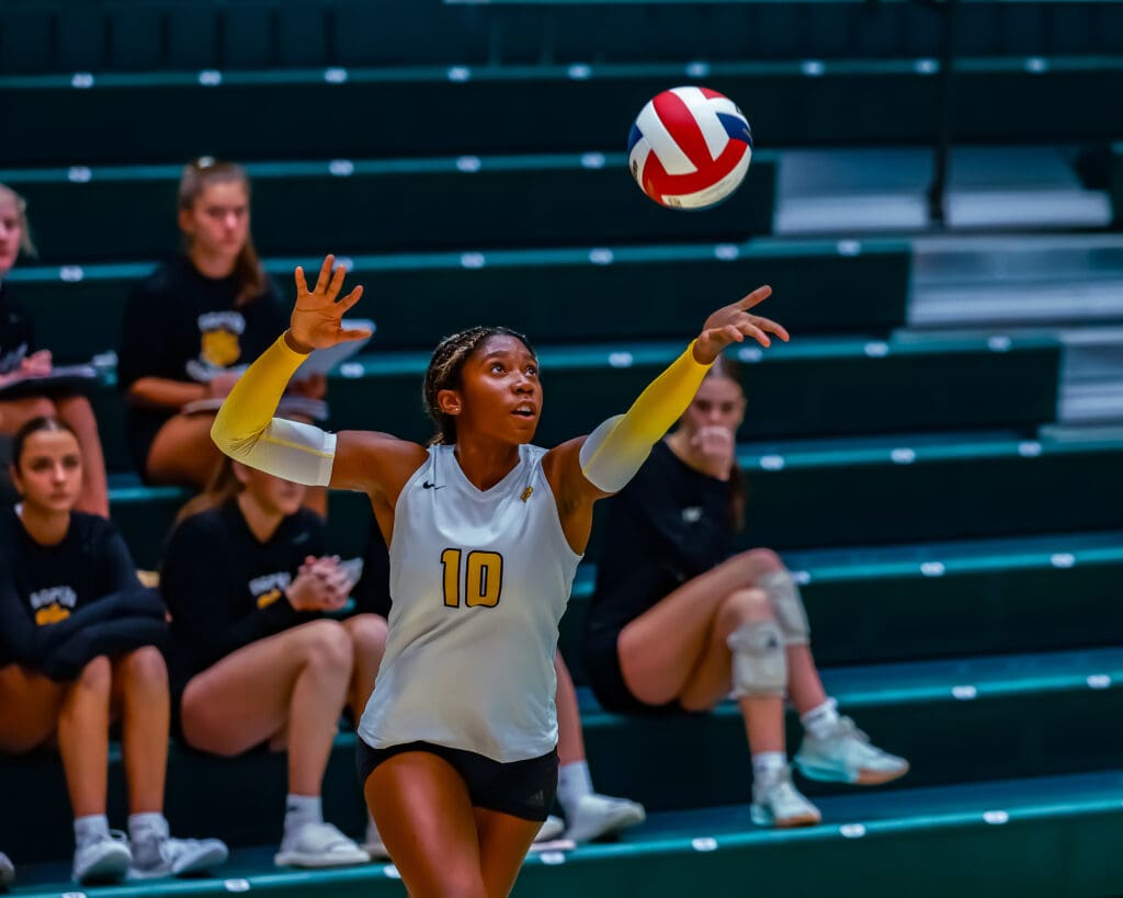 North Allegheny girls volleyball defeats Pine-Richland 3 -1.