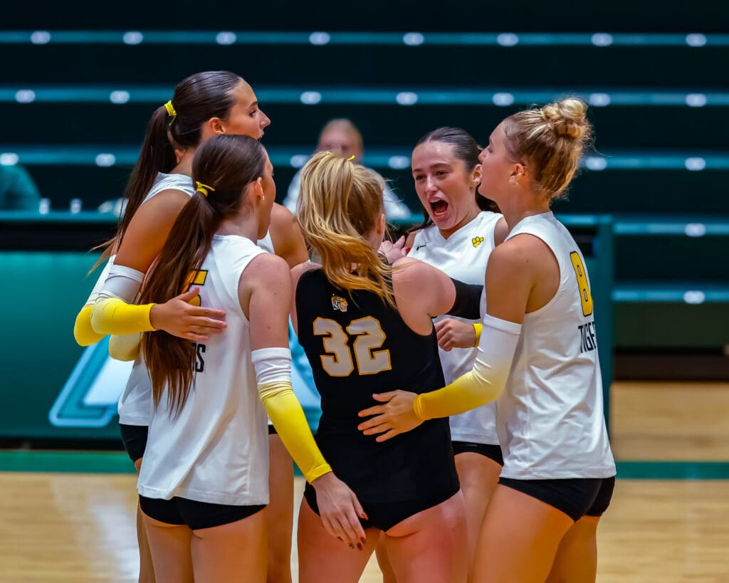 North Allegheny girls volleyball defeats Pine-Richland 3 -1.