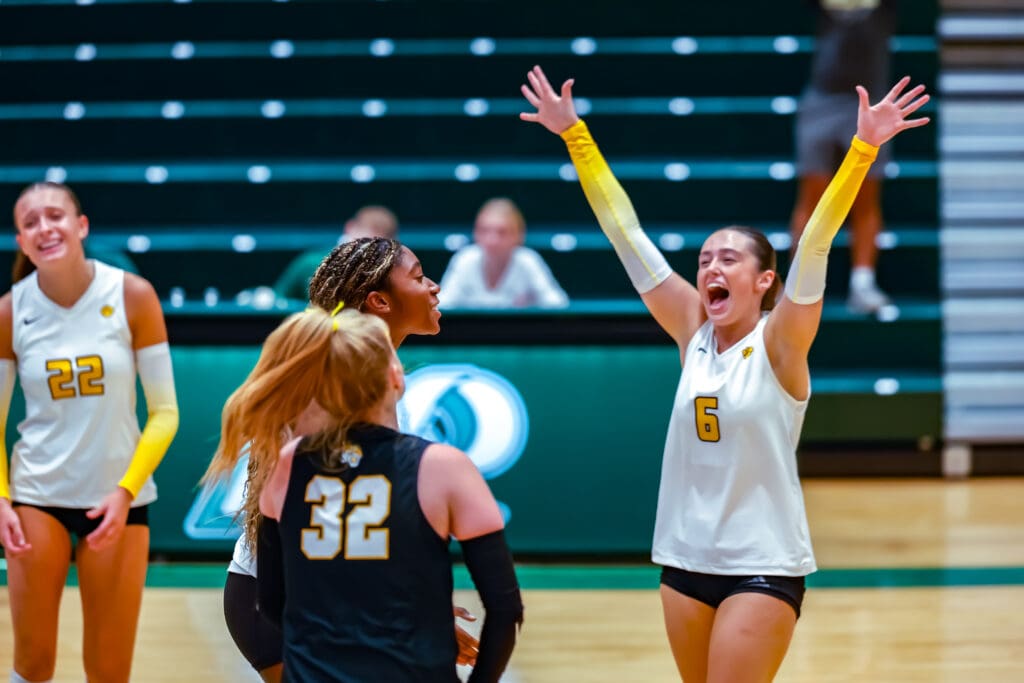 North Allegheny girls volleyball defeats Pine-Richland 3 -1.