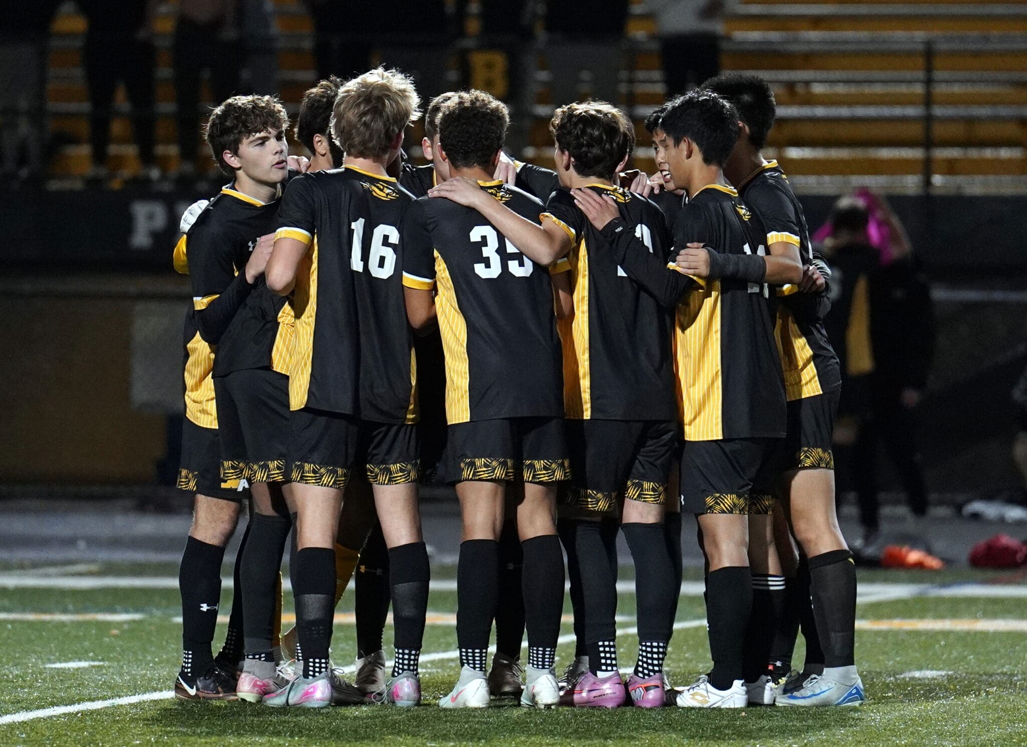 Photo Gallery of vs. Central Catholic, 10-21-25 (by: Partha Ghosh)