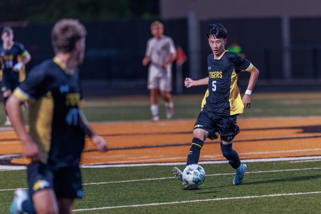 26_9_01_NA Boys Soccer