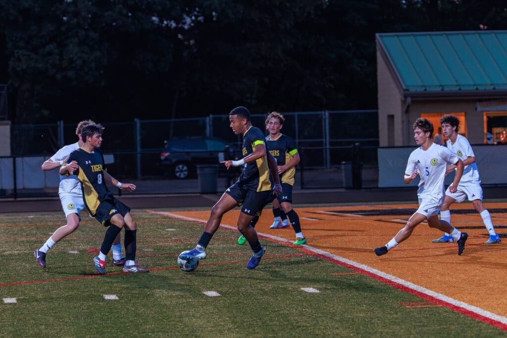 26_9_01_NA Boys Soccer