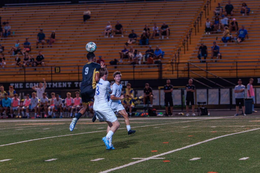 26_9_01_NA Boys Soccer