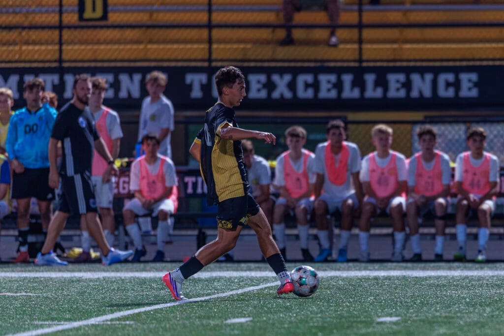 26_9_01_NA Boys Soccer