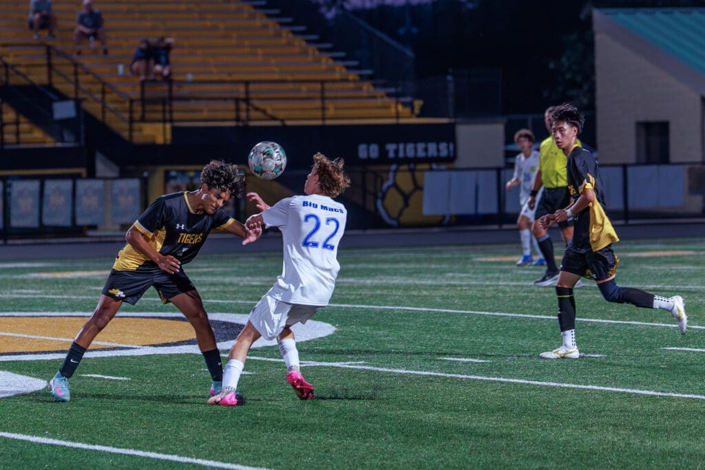 26_9_01_NA Boys Soccer
