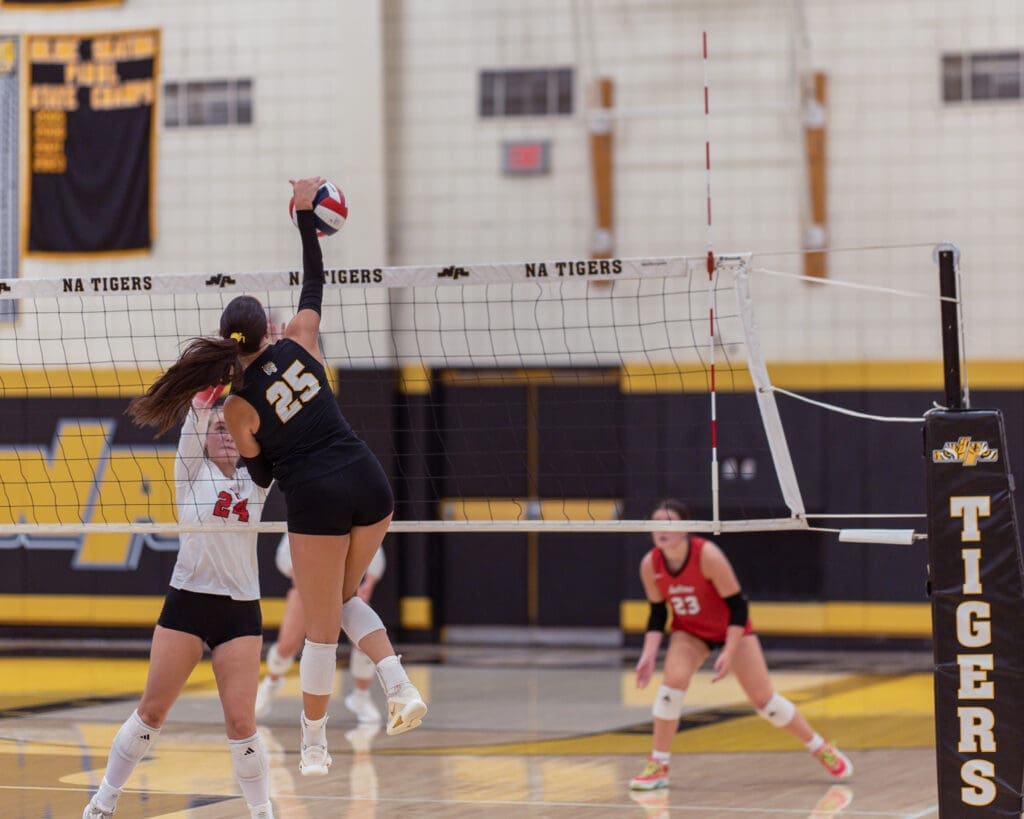 26_9_01_NA Girls Volleyball
