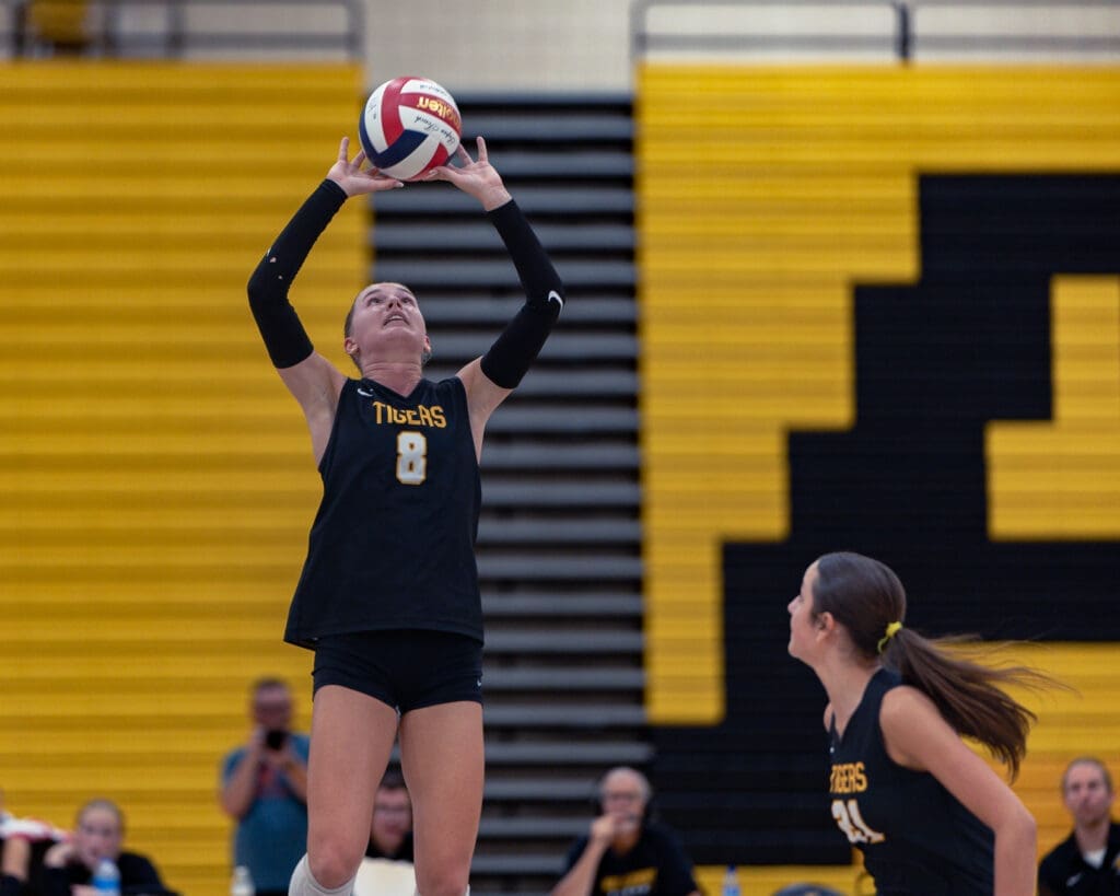 26_9_01_NA Girls Volleyball
