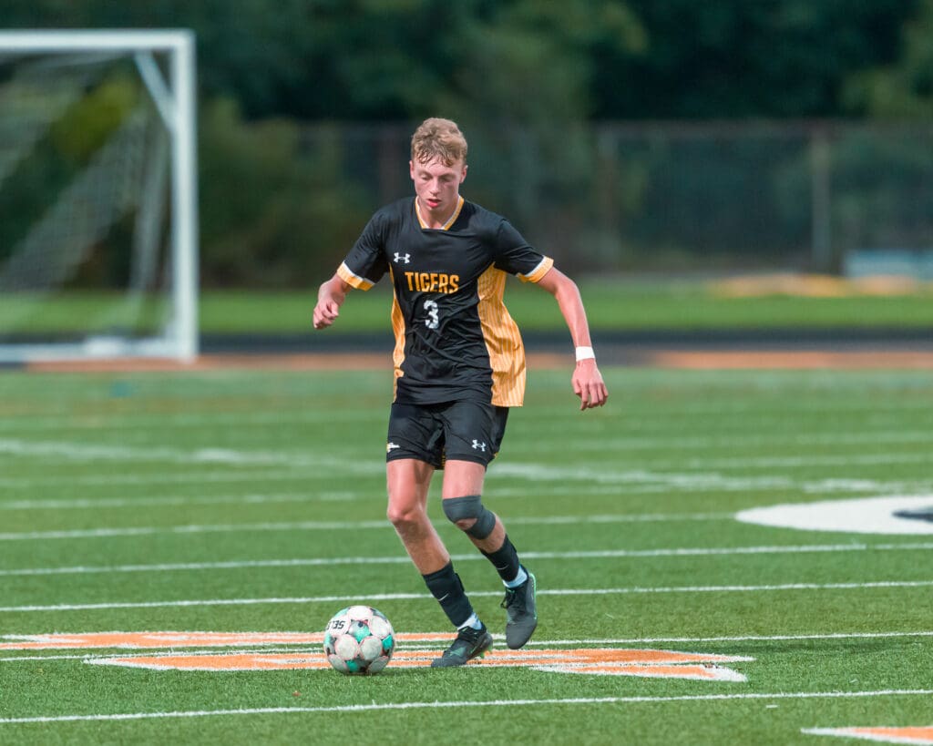 26_9_10_NA Boys Soccer