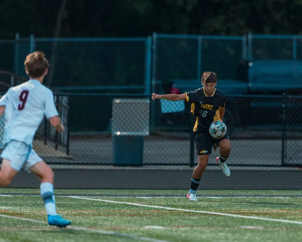 26_9_10_NA Boys Soccer