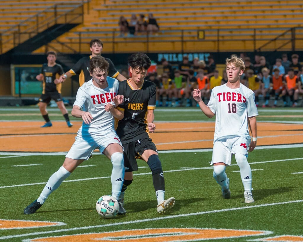 26_9_10_NA Boys Soccer