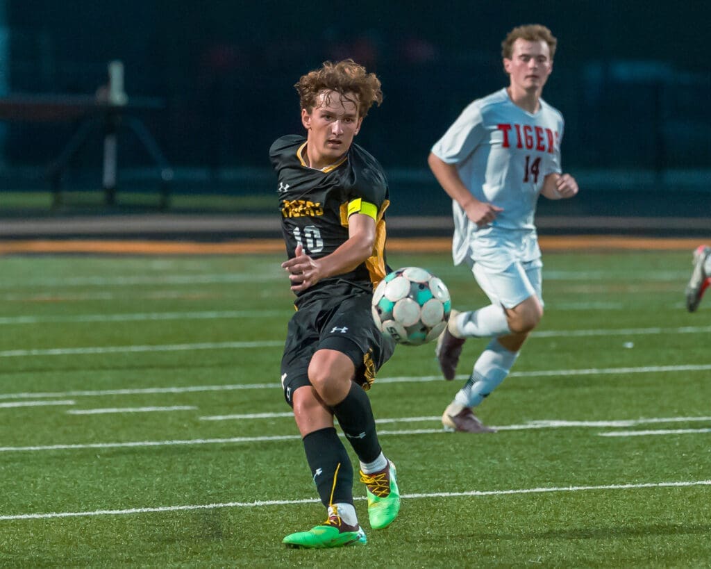 26_9_10_NA Boys Soccer