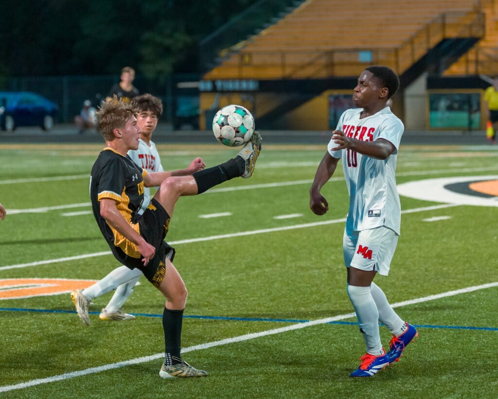26_9_10_NA Boys Soccer