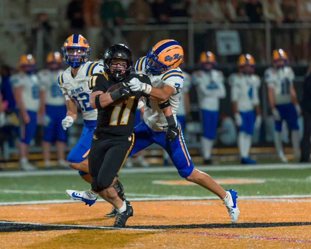 Football: NA clinches playoff berth with last second victory over Norwin