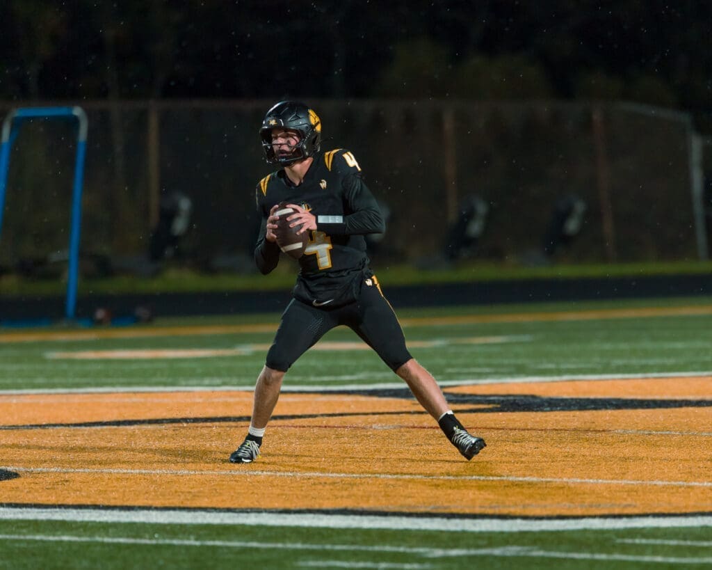 Football: Tigers roll past Seneca Valley on Senior Night, 42-7