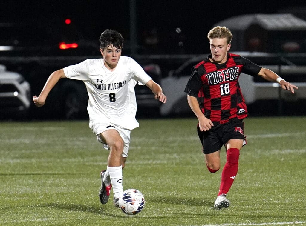 Boys' Soccer: Boys Soccer tripped up on the road by Moon